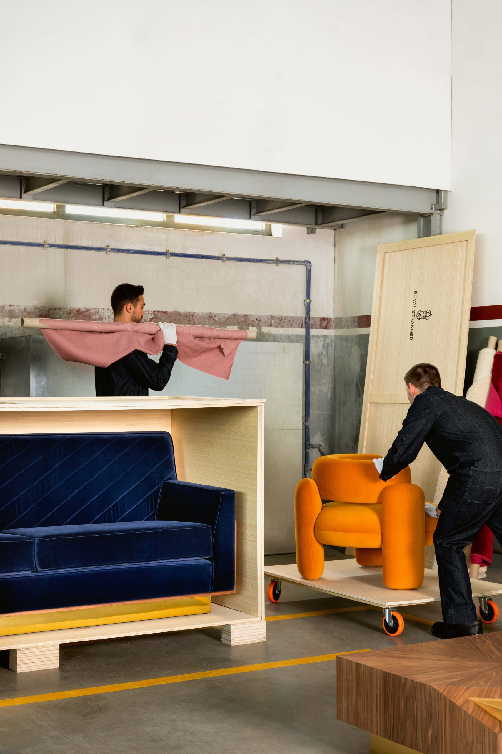 Royal_Stranger_Afonso Sofa_Proportions