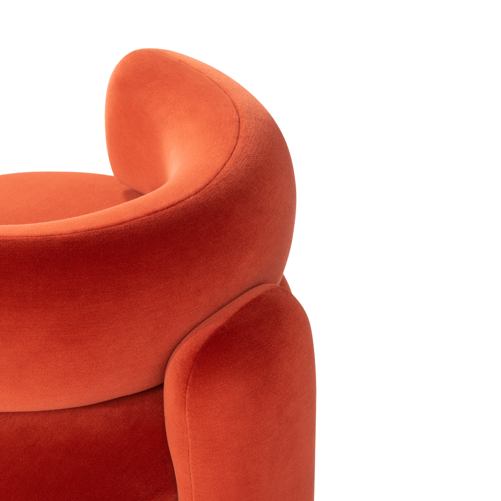 Royal_Stranger_Embrace_Armchair_Gentle_373_6